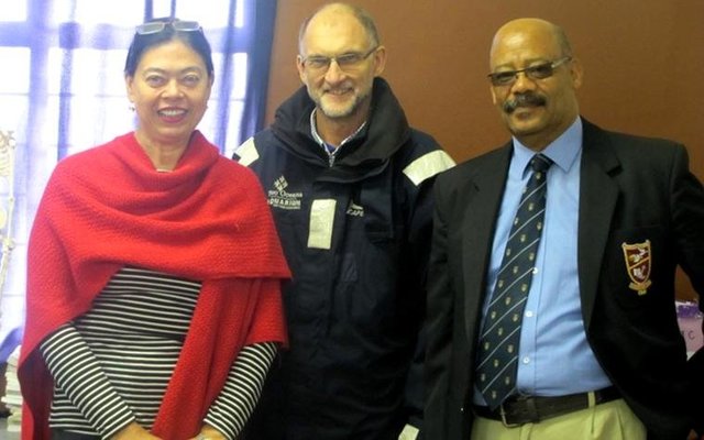 Jenny Bridgeman, Russell Stevens en Tommy Wilson (prinsipaal)